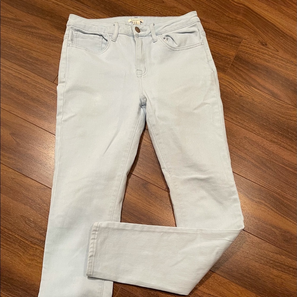 Ladies Forever 21 light blue jeans size 28, Great Condition